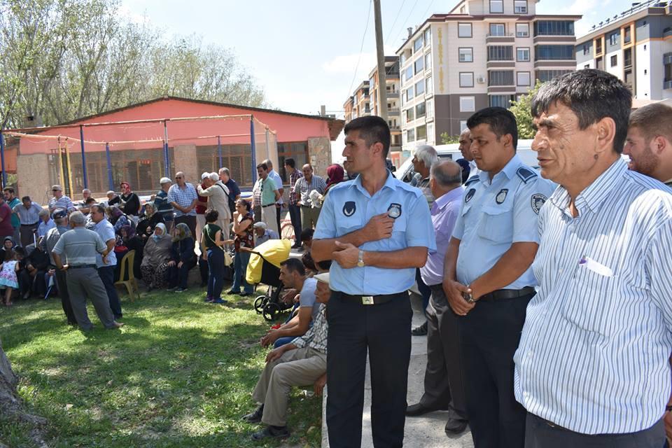 Tekbir ve dualarla uğurlanan hacı adaylarını İlçe Kaymakamımız Sayın Ahmet Türköz,Büyükşehir Belediye Meclis Üyemiz Sayın Yusuf Özkan,İlçe Milli Eğitim Müdürü Sayın Yusuf Söbüoğlu,Destek Hizmetleri