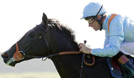 NATIONAL STAKES TOORMORE National Stakes i, Richard Hughes un bindi i Toormore isimli tay starttan ç kt gibi kazand. Böylece kariyerinde üçte 3 yapmay da baflarm fl oldu.