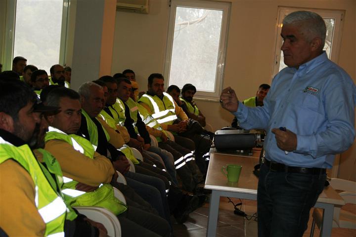 Beton çalışanları yanı sıra Santral genel müdürü, mühendisler ve laboratuvarda görevli personel de katıldılar.