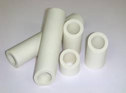 fazı ve seramik matris kompozitler gibi çok sayıda seramik ürünlerde ana faz olarak da kullanılmaktadır [19,20]. Su filtreleri üretiminde de kordiyeritten faydalanılmaktadır. Şekil 2.