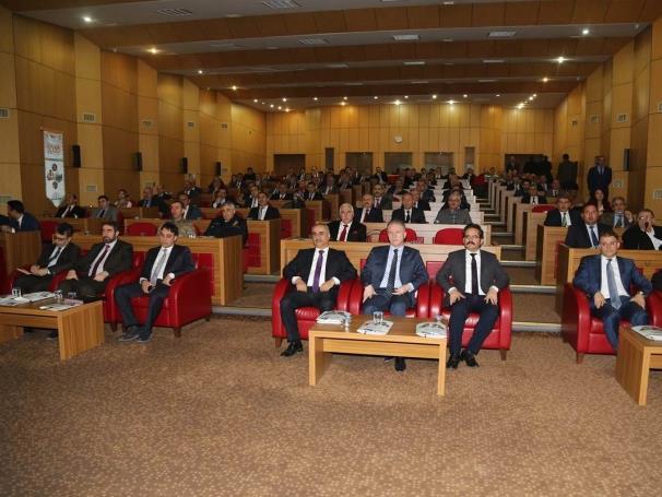 Suşehri Kaymakamı ile Görüşme Ajans Genel Sekreter Vekili Ahmet Emin KİLCİ 2 Mart 2017 tarihinde gerçekleşen 2017 Yılı SODES Destekleri Tanıtım Toplantısına katıldı.