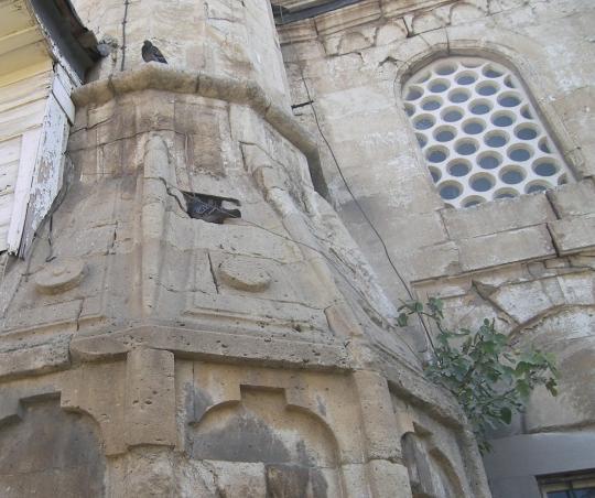 157 Şekil 7.102. Ayşe Kadın Caminin minare ve pencere hasar detayları (2005) 7.7.1. Yapının restorasyon öncesi mimari