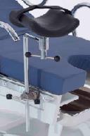 4 YÜKSEKLİĞİ AYARLANABİLİR BACAK DESTEKLERİ Elektronik Doğum Masasında 2 adet yüksekliği ayarlanabilir poliüretan malzemeden imal edilmiş bacak destekleri bulunmaktadır.