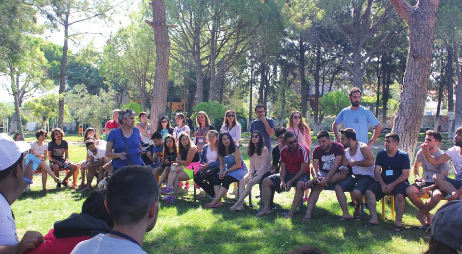 Kamp yaşamında birçok iş öğrenci üyeler tarafından nöbet sistemiyle ortaklaşa yapıldı. Her gün 07.30`da güne uyanış, sabah sporu ve yüzme ile başlayan etkinlikler, 09.