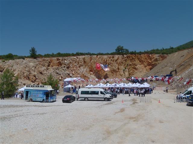 başkanlıklarımız, derneklerimiz, Mumcular Belediye Başkanımızın da katkısıyla bu hale getirmiş durumdayız. Ben Bakanlık tan imza geldiğinde çocuklar gibi sevindim.