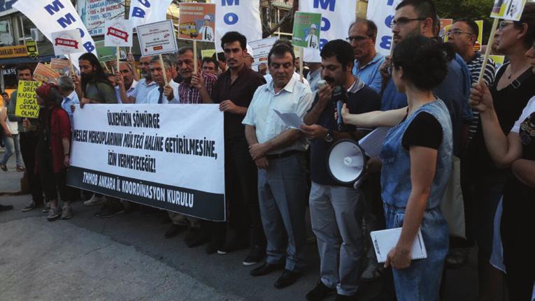 Ankara Tabip Odası ve TMMOB Ankara İKK üyeleri Olgunlar Caddesi Madenci Anıtı önünden Yüksel Caddesi ne sloganlarla yürüyerek basın açıklaması düzenledi.