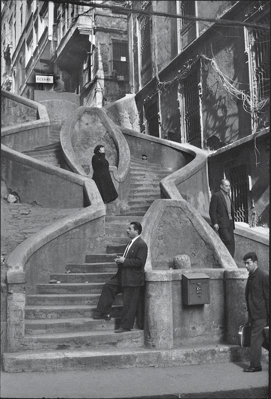 HENRI CARTIER BRESSON Ömer GEMİCİ Fotoğrafıyla yüzyılın merceği kabul edilen Fransız Fotoğrafçı Henri Cartier-Bresson (Fransa Chantaeloup 22.08.