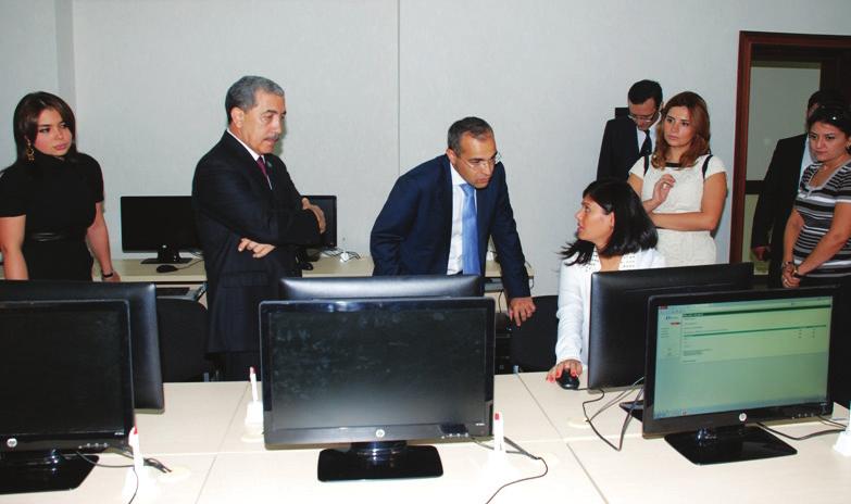 Şemsettin Hacıyev tarafından başlatıldı. Fotoğraf:1 Açılış programı Heyder Aliyev anıtı önüne çiçek konulması ile başladı.