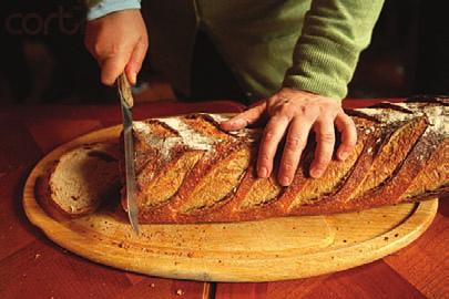 ağırlıkları belirlenir. Başlangıçta kullanılan hamur ağırlığı ile elde edilen ekmek arasındaki ağırlık farkı pişme kaybı olarak adlandırılır ve g/1g ya da kısaca % olarak ifade edilir.