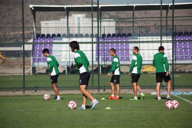 Bugün Kahramanmaraşspor ile oynayacağız. Ayın 21 inde Tepecikspor ile ve ayın 24 ünde de Altay ile oynayacağımız müsabakalarla oyuncularımızı lige hazırlamış olacağız.