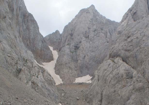 Dedegöl Dağı Kuvaterner buzullaşmaları 23 BUZUL JEOMORFOLOJİSİ Dedegöl Dağı nda güncel buzul bulunmamaktadır (Sarıkaya, 2011; Turoğlu, 2011; Çılğın, 2012).