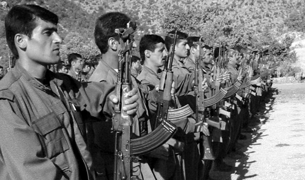 Aral k 2008 SERXWEBÛN 3 Bir Kürt sorunu vard r, bu sorunda bir fleyler yapmak gerekir; ama PKK yi de, terörü de etkisizlefltirmek gerekir, fliddet sürdü ü müddetçe çözüm olmuyor, PKK çözümün önünde