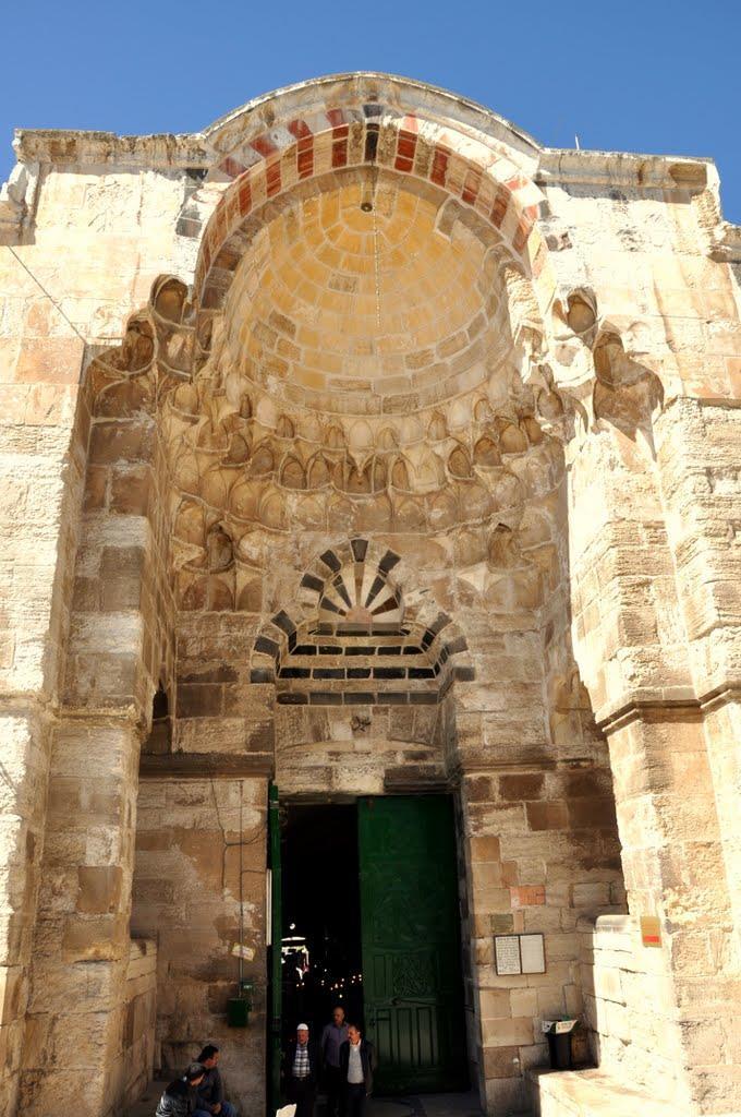 Mescid-i Aksa: Kapılar HUTTA KAPISI Musa (as) kavmi Kudüs önlerine geldiklerinde Allahu Teala şehre girerken günahlarını itiraf etmelerini ve tevbe ile "Het