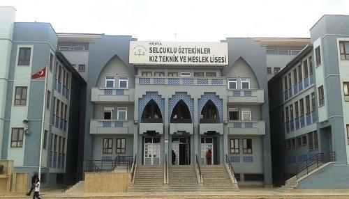 ÖZTEKĠNLER MESLEKĠ VE TEKNĠK ANADOLU LĠSESĠ Öztekinler Mesleki ve Teknik Anadolu Lisesi 1990 yılında Selçuklu Meslek Lisesi bünyesinde eğitime baģlayan, daha sonra 2001 yılında bağımsız bir binada