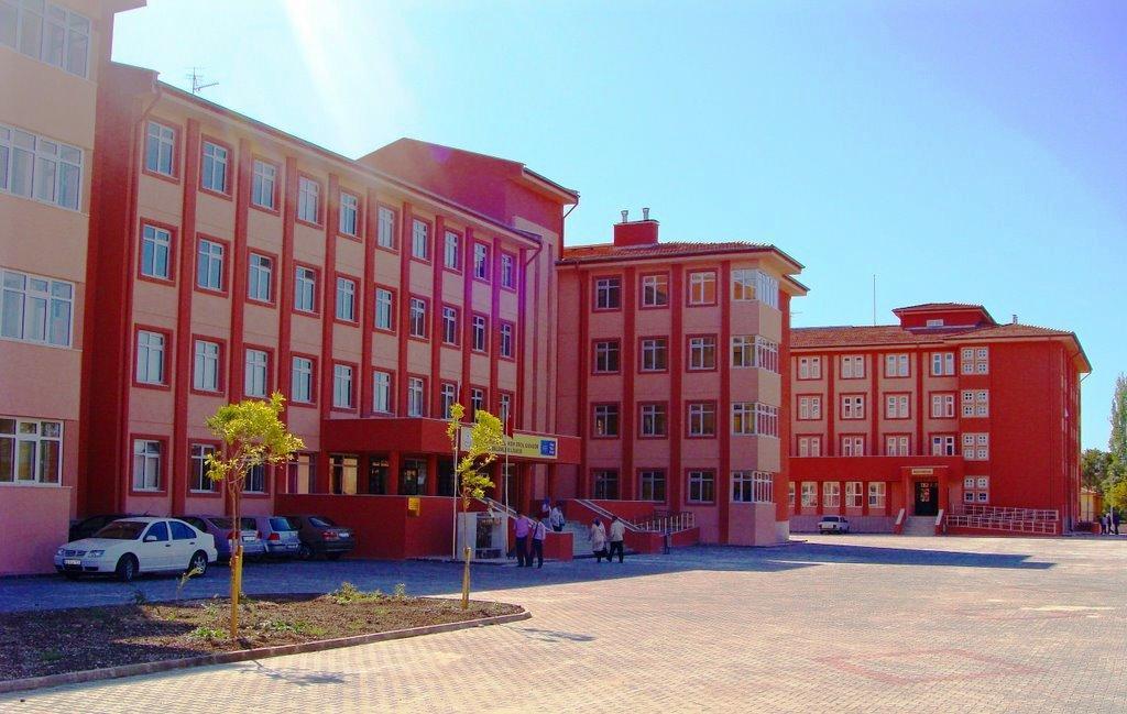 KONYA TÜRK TELEKOM EROL GÜNGÖR SOSYAL BĠLĠMLER LĠSESĠ Türk Telekom Erol Güngör Sosyal Bilimler Lisesi, 2007 yılında eğitim ve öğretime baģlayan, Karatay Ġlçemizde bulunan, bir yıl hazırlık sınıfı