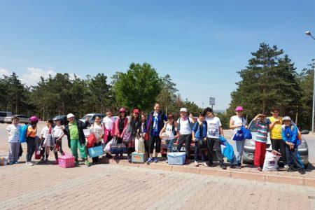 yapmak, onları doğada arkadaşlarıyla baş başa bırakmak, oyunlar oynamalarına imkan vermek, onları çağımızın hastalığı olan obeziteden de uzaklaştıracaktır. Bu düşüncelerle, 01.06.2016 Çarşamba ve 02.