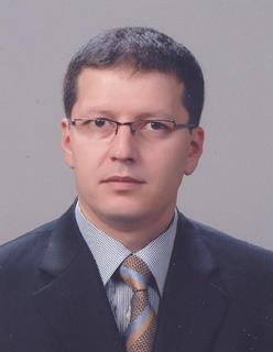 Harun Sönmez, Anadolu Üniversitesi Fen-Edebiyat Fakültesinde İstatistik lisans eğitimini tamamlandıktan sonra Anadolu Üniversitesi Fen Bilimleri Enstitüsünde yüksek lisans ve doktorasını tamamladı.
