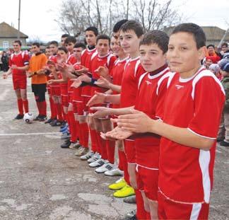 üürencileri komandaları. Nikolay ŞVEŢOVun anmasına I-ci mini-futbol turnirında ensedilär ev saabileri. Turnirda pay alannara verildi gramotalar, medalilär hem sannı kubok, bildirer Gagauzinfo.