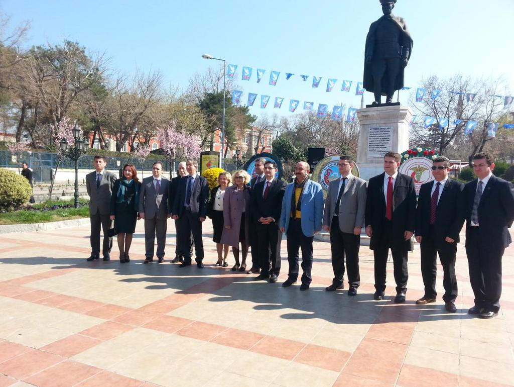 18-14 Mart Tıp Bayramında Atatürk Anıtı na çelenk