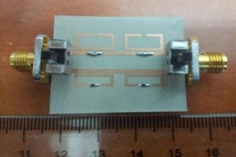 parametreleri: l a =5.mm, l b =1.mm, l y =3.5mm, l hh =4.mm, d r1 =2.8mm, d r2 =2.8mm, d pr1 =2.6mm, d pr2 =2.6mm, d=.2mm, g=1.2mm, w r =.8mm, C a =.pf, C y =.6pF dir. Şekil 5.