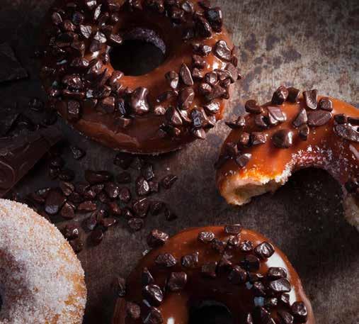 Chocking donut Hazırlayan: Alexandre Bordeaux, Chocolate Academy Merkezi Wieze/Belgium Müdürü 530 g un 65 g şeker 8 g tuz 20 g yaş maya 199 g bütün yumurta 100 g su 1 g muskat 1 adet çubuk vanilya 5