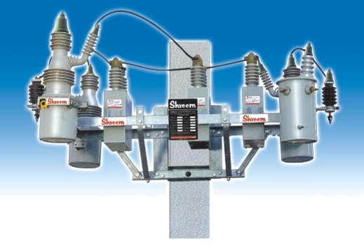 POLE MOUNTED CAPACITOR BANK DİREK TİPİ KAPASİTÖR BANKI Features: Özellikler: Reduction in feeder current results in reduction of feeder losses Fider akımının düşüşü, fider kayıplarında azalmayla