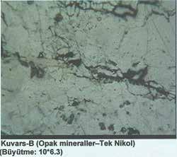 düşürülmüştür. Elde edilen -500+106 µm ve -106 µm kuvars numunelerinin kimyasal analizi Çizelge 2 de verilmiştir.