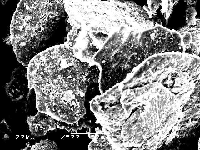 64 Resim 5.7. 2,87 µm tane boyutuna sahip % 15 SiC içeren karışımın SEM görüntüsü (X500) 5.4. MMK in Sinterleme Sonrası Fiziksel Özellikleri Kompozit malzemeler ile aynı şartlarda üretilen 2014 Al