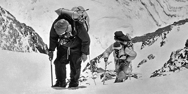 Keşif Saatleri EVEREST'İ FETHETMEK 29 Mayıs 1953 tarihinde olağanüstü bir kararlılıkla yola çıkan