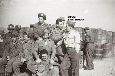 General, Kur.Bşk. Kur.Yb. Selâhattin Tokay ile Emir Subayı Sv.Yzb. Hurşit Güneşli'ye; - 1 nci P. Tb. 'runa, mevziini iki saat savunduktan sonra, emir beklemeden çekilmesini bildirin, der. 2. P.Bl.