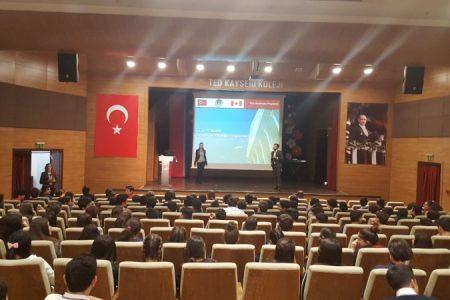 Programı Türk Eğitim Derneği ile Kanada Hükümeti arasında imzalanan Kanada Eğitim Anlaşması kapsamında öğrencilerin çift diploma almasını sağlayan TED-Kanada Milli Eğitim Bakanlığı Öğrenci Değişim