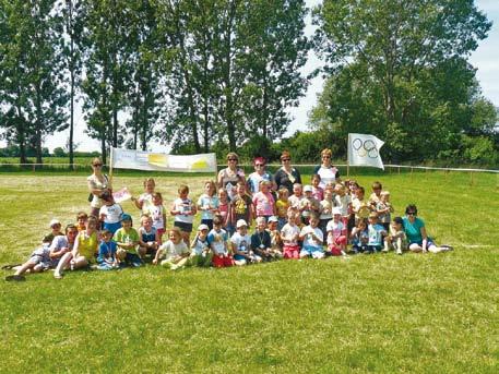 ehovoriac. Netreba zabúdať ai a klasické preťahovaie laom či a vymysleú prekážkovú dráhu pre mladších pod ázvom Tarza. Vyskúšať možo aj pealtový festival podľa zásady dáš postupuješ, edáš vypadávaš.