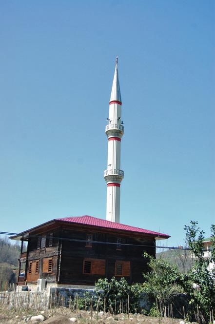 166 Çantı tekniğinde olduğundan zaten temeli olmayan yapıyı, buradaki mevcut bir çay