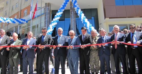 Kürtün Belediye Hizmet Binası Açılış Törenine Katıldık Gümüşhane nin Kürtün ilçesinde Belediye Başkanlığı tarafından yaptırılan yeni Belediye Hizmet