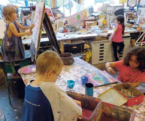 Für Kinder Kunstwerkstatt Bunte Spinne mit Sabine Teubner-MBaye Wir malen kleine und riesengroße Bilder auf der Staffelei und auf dem Boden.