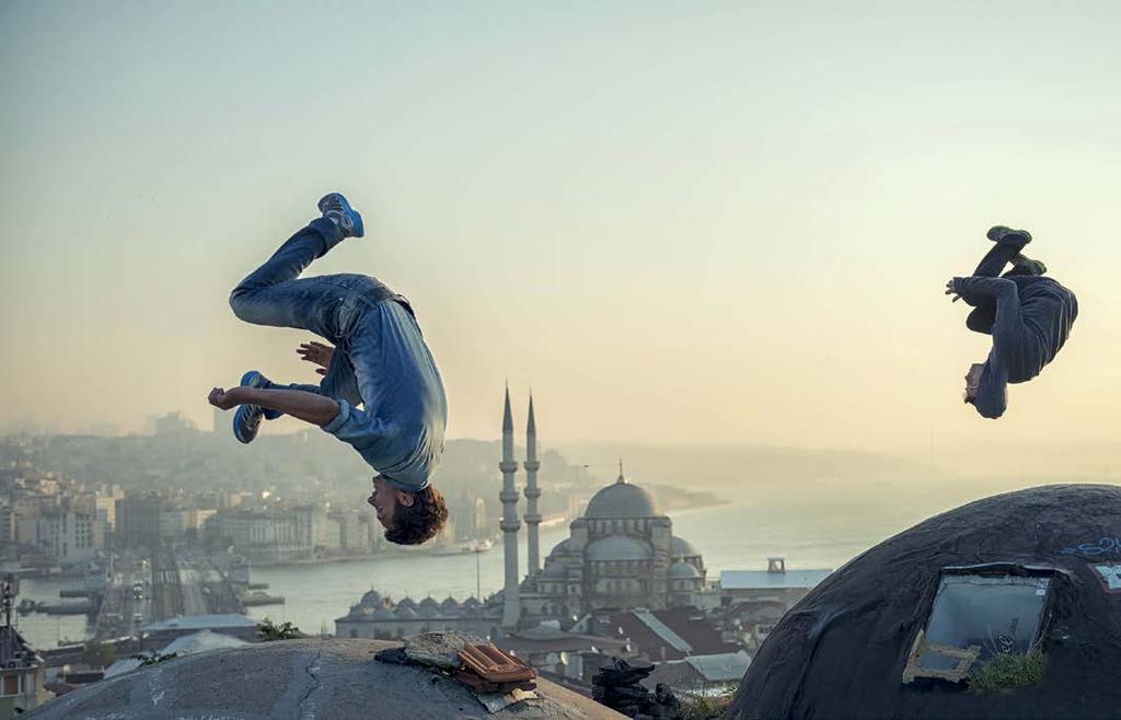 MAVIOLOGY F/W 2014 32 BAŞROLDE İSTANBUL Mavi nin yeni reklam filmi, parkour performansı için en iyi fonu oluşturacağı düşünülen İstanbul a has özel mekânlarda çekildi.