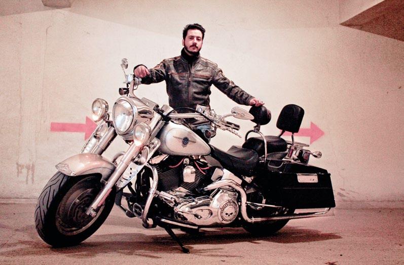 36 BAŞKENT ÜNİVERSİTESİ / Güzel Sanatlar Tasarım Ve Mimarlık Fakültesi Motosiklete İmza Atan Bir BAŞKENTLI Barış Keskin Grafik Tasarım Programı - 2012 Harley Davidson, Tasarımcı Başkent Üniversitesi