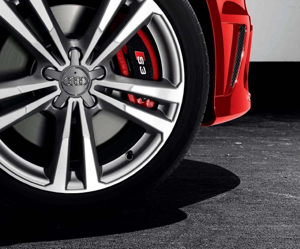 Bir Audi ile yol arasındaki ideal birliktelik. Çok çeşitli tasarım ve yüksek kaliteli işçiliğe sahip geniş kapsamlı jant çeşitlerimiz ile Audi nizi en iyi şekilde tamamlarsınız.