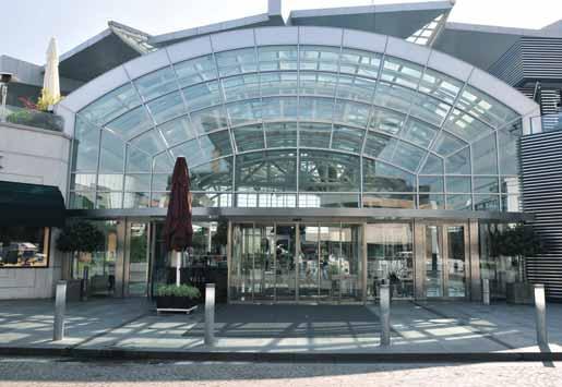 İstinye Park; 2008 yılında dünyanın en büyük gayrimenkul ve perakende fuarı Mapic ten Yılın Alışveriş Merkezi Geliştiricisi, 2009 yılında Uluslararası Alışveriş Merkezleri Konseyi ICSC den Maxi