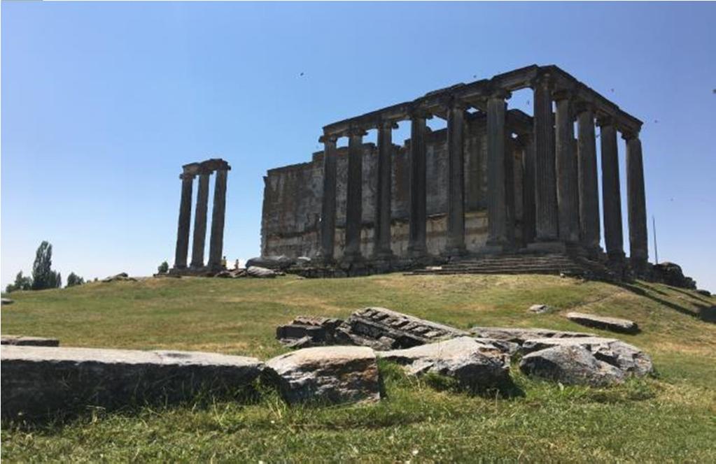 Bir kültürel peyzaj alanının kimliğinde; - coğrafi konum, - alanın sahip olduğu doğal değerler, - tarihi olaylar, - insan eli ile oluşturulmuş yapılanma biçimi, - estetik değerler, - alanın taşıdığı