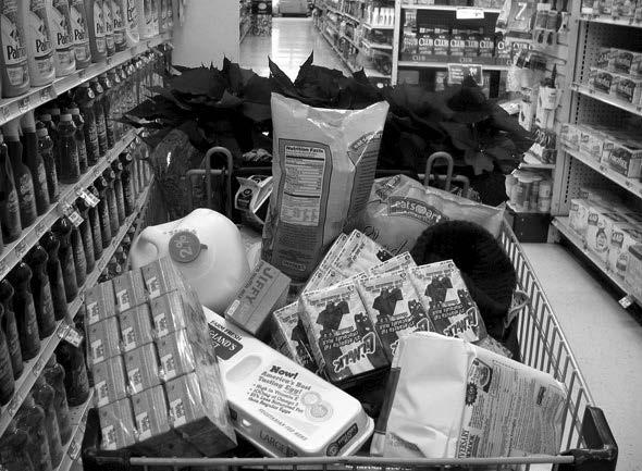 1970 lerde süpermarketlerin satışlardaki düşmeyi, mağaza ölçeğini büyülterek ve gıda dışı ürün kalemi sayısını artırarak önlemeye çalışma girişimlerinin bir sonucudur.