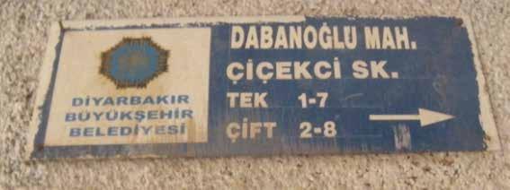 10-11-1937 tarihinde Ülke dergisinde İbrahim Tokay şunları yazar: Diyarbakır halkı zevk-i selim sahibi ve ehli tabiat olduklarından herkesin evinde ufak veya büyük çiçek bahçesi;mis gibi güller,