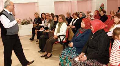 Özen, "Sağlıklı bir toplumun huzurlu ve mutlu bireylerden oluşması gerekmektedir. Aile yapısı güçlü olan bir toplum geleceğe de umutla bakar" dedi.