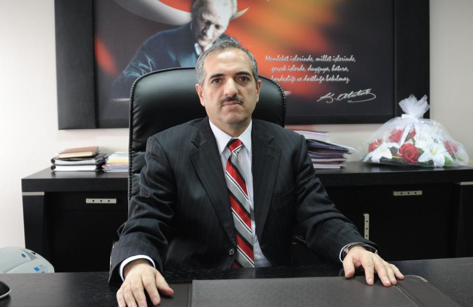 Doç. Dr. Turan BUZGAN Sağlık Bakanlığı Müsteşar Yardımcısı 1963 yılında Bingöl de doğdu. 1986 yılında Atatürk Üniversitesi Tıp Fakültesi nden mezun oldu.