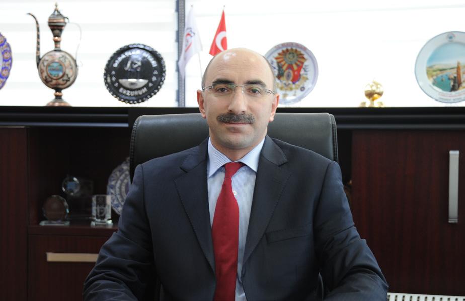 Memet ATASEVER Sağlık Bakanlığı Strateji Geliştirme Başkanı 1971 yılında Erzurum da doğdu. 1992 yılında Atatürk Üniversitesi İktisadi ve İdari Bilimler Fakültesi İşletme Bölümü nü bitirdi.