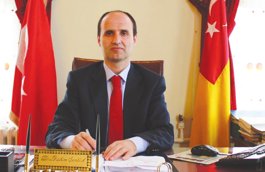 Dr. İbrahim ŞENTÜRK Sağlık Bakanlığı Türkiye Hudut ve Sahiller Sağlık Genel Müdürü 1967 yılında Trabzon da doğdu. 1990 yılında KTÜ Tıp Fakültesi ni bitirdi.