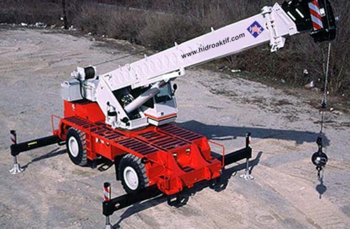 4X4 30 M.T-42M.MEK. TELESKOPİK VİNÇ Kaldırma Kapasitesi Lifting Capacity M K TR EN Maksimum Hidrolik Uzanma Max.Hydraulic Reach 30 m Maksimum Mekanik Uzanma Max.Manuel Reach 42.