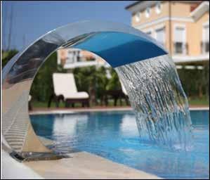SU PERDESİ ( ŞELALE ) Opsiyonel bir ekipman olan su perdesi ( şelale ); havuzunuzun gözünüze hitap etmesini ve şırılşırıl akan bir su sesi sayesinde sizi sakinlestirecek, rahatlatacak ve