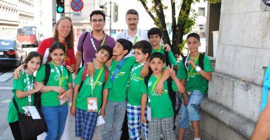 08-12 Temmuz 2013 tarihleri arasında gerçekleşen ziyarette, Viyana Çocuk Üniversitesinin etkinlikleri incelenirken iki Çocuk Üniversitesi arasında kurulacak iş birliği olanakları da