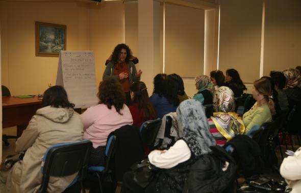 Diş Tedavi Hizmeti: Diş tedavisine ihtiyacı olan sosyo-ekonomik açıdan yetersiz kadınlara 945 kez diş tedavi hizmeti verilmiştir.